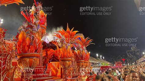 Yohanna Oliveira's Samba Sensation Takes Rio by Storm! A Night of Unforgettable Rhythms and Unexpected Revelations